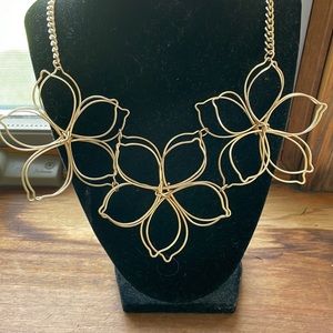 Flower necklace be different length